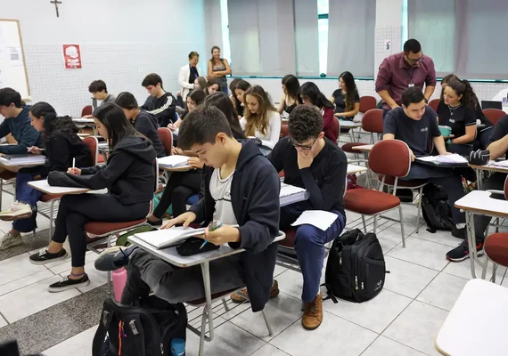 Inscrições para o Enem 2025 começam nesta segunda-feira (26); veja como participar