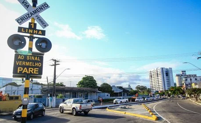 Sinalização na linha férrea - Foto:  Pei Fon/ Secom Maceió