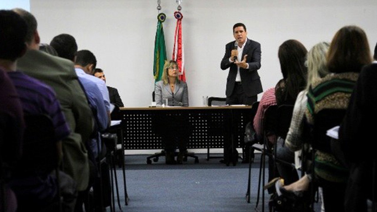 Monitoramento de ações e transparência são temas de reunião na Juceal