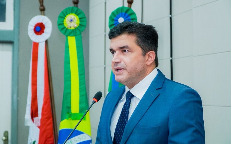 Rui Palmeira protocola projeto de lei para restabelecer isenção automática de IPTU a famílias do “Minha Casa, Minha Vida” em Maceió