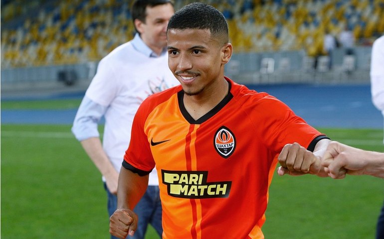 Cruzeiro confirma contratação do lateral Marquinhos Cipriano