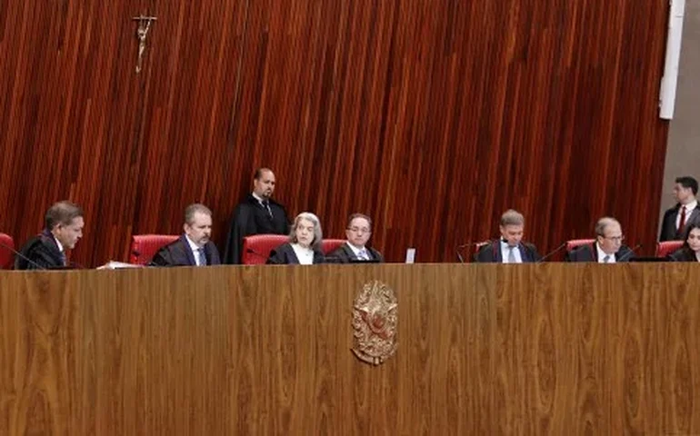 TSE mantém desaprovação de contas de prefeito e vice de Teotônio Vilela (AL)