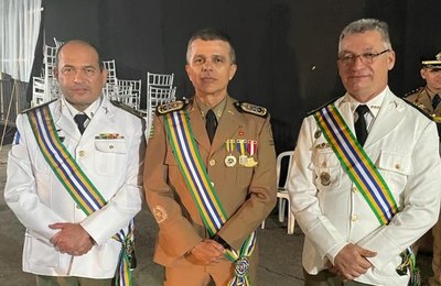 Comandante-geral da PM é agraciado com Medalha da Ordem do Mérito Tiradentes em Goiás