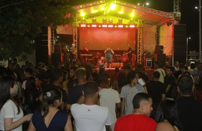 Artistas de Penedo são destaque no show do aniversário de 387 anos de elevação do povoado à vila