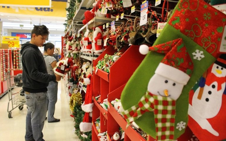 Vendas no Natal devem aumentar em 8%, projeta FecomercioSP