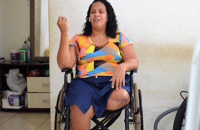 Maio Amarelo: Trabalhadora que perdeu a perna em acidente na Rota do Mar é salva pelo HGE