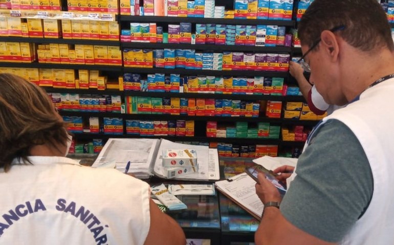 Vigilância Sanitária apreende preservativos reprovados em teste de resistência