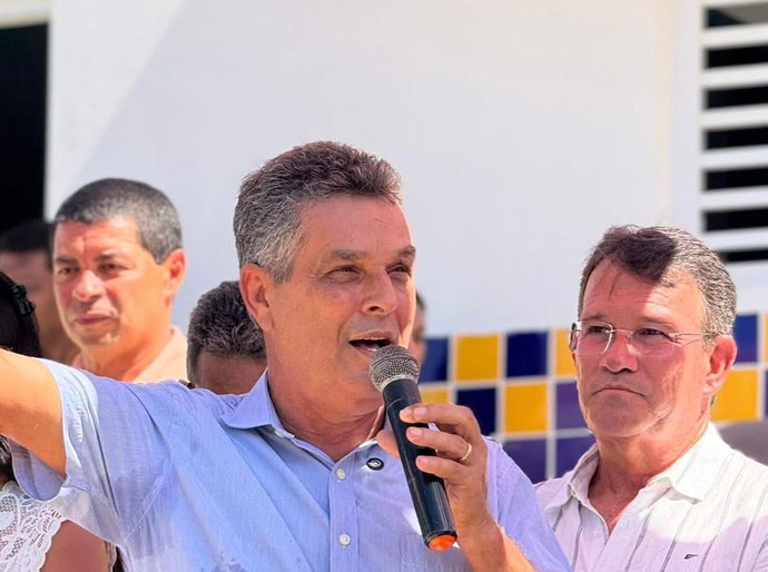 Prefeito de Branquinha assina ordem de serviço para construção de novos espaços