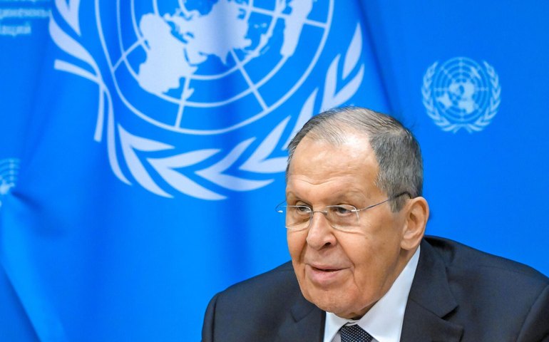 Lavrov e chanceler do Catar defendem solução pacífica para crise no estreito de Ormuz