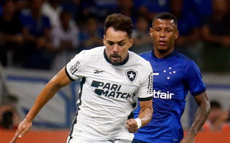 Tiquinho sofre lesão no joelho, Lucas Perri brilha e salva líder Botafogo diante do Cruzeiro