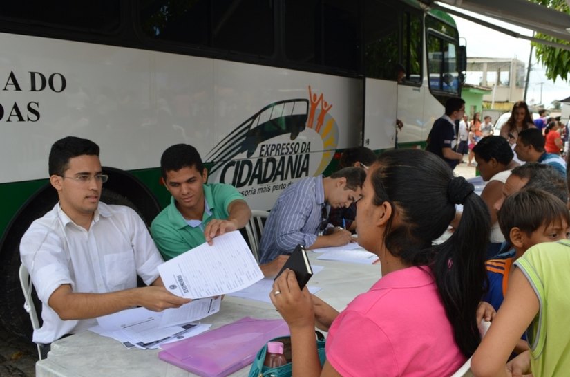 Defensoria atende moradores do conjunto Eustáquio Gomes nesta sexta