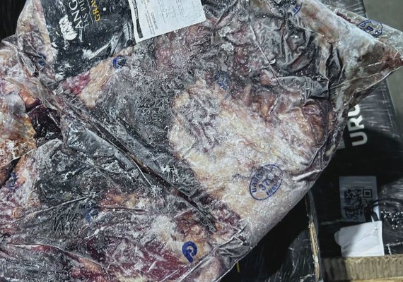 Frigorífico 'maquiou' carne estragada do RS e reembalou como produto nobre do Uruguai, diz polícia