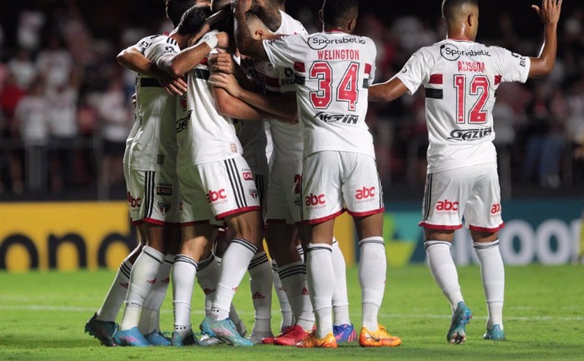 Com show de Calleri, São Paulo estreia com goleada sobre o Athletico-PR