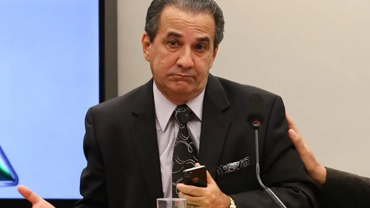 Malafaia afirma que prisão de Bolsonaro é 'cortina de fumaça' para caso Banco Master e critica decisão de Moraes
