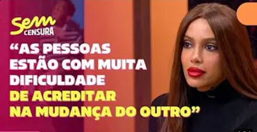 Anitta fala sobre mudanças, vida pessoal e política