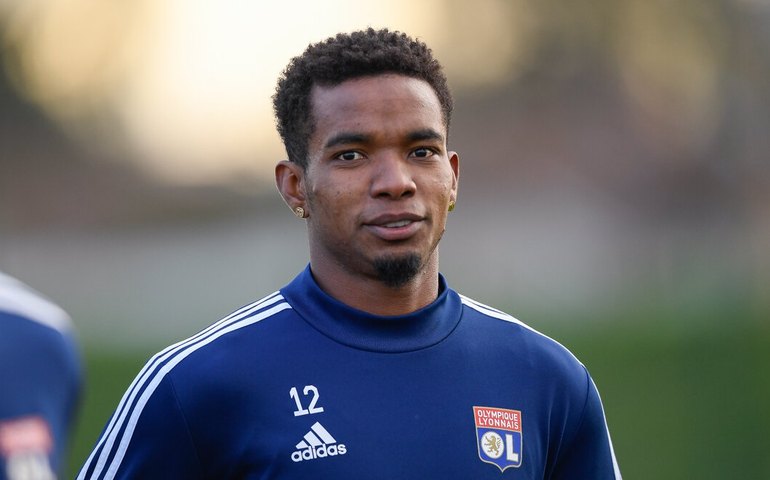 Thiago Mendes renova com o Lyon até 2025 e adia retorno ao futebol brasileiro