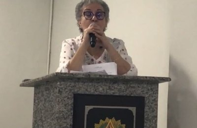 Em sessão extra da Câmara, professora denuncia ditadura e jogada política no município de Major Izidoro