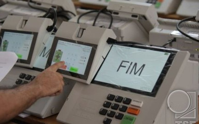 Militares iniciam inspeção de códigos das urnas eletrônicas