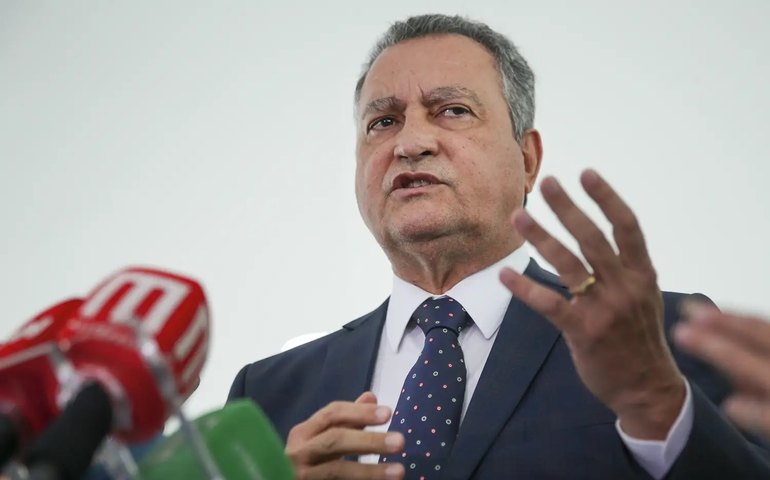 Costa diz que presidente do BC presta 'desserviço' e promete reação sobre juro