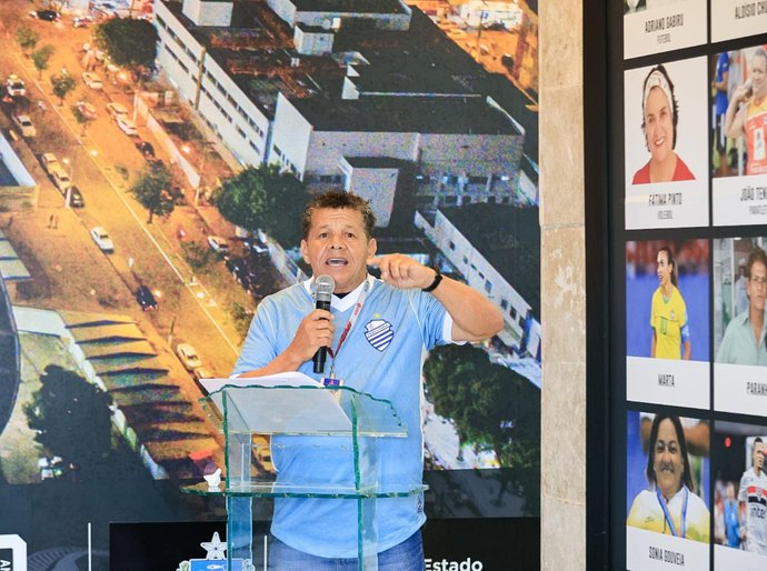 Governo de Alagoas homenageia Jacozinho no dia do aniversário do Estádio Rei Pelé