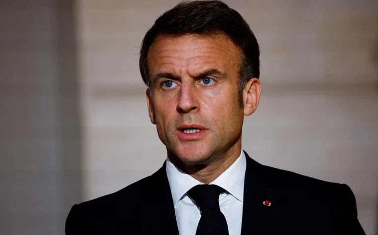 Em discurso na Alemanha, Macron apela por Europa forte e soberana, visando Rússia