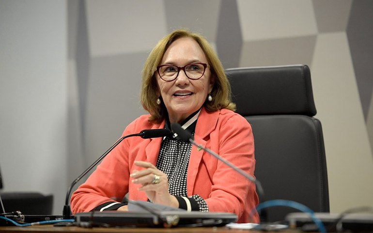 Zenaide comemora aprovação de fisioterapia no pós-mastectomia