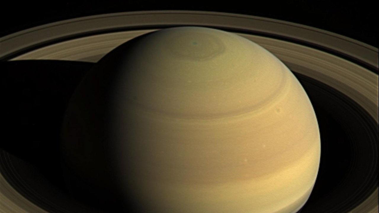 Astrônomos revelam novo mistério na atmosfera de Saturno