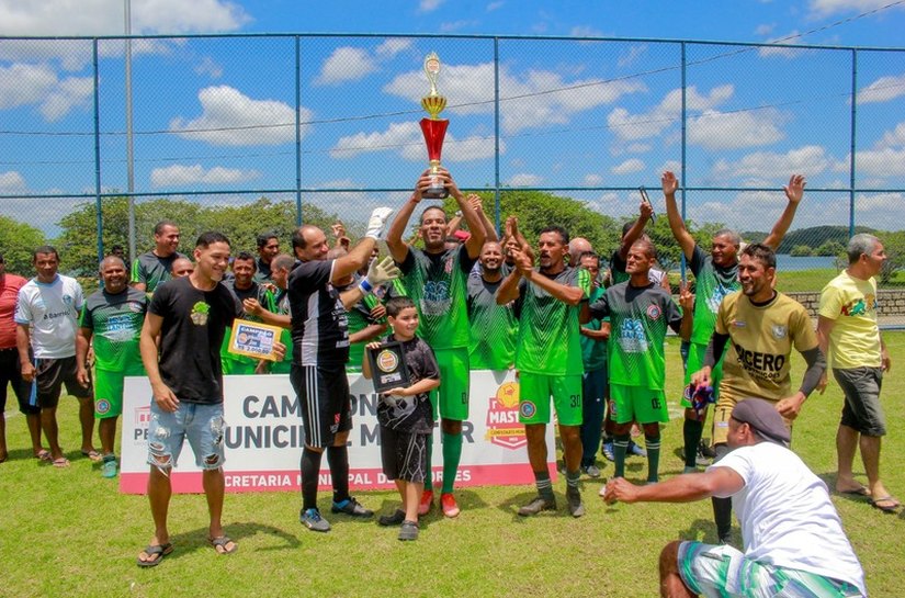 Campeonato Master de Futebol de Penedo é decidido nos penâltis, com vitória do Rochedos