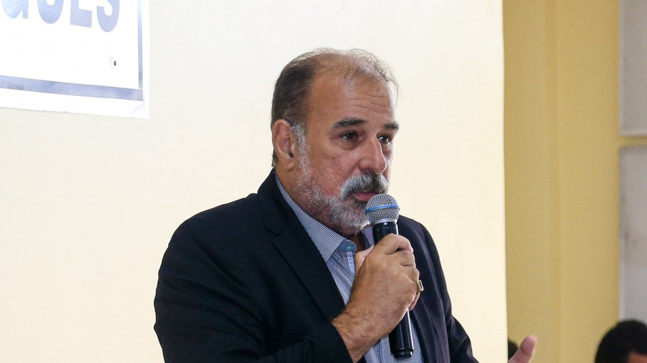 Auditores fiscais devem reconduzir hoje Irineu Torres à presidência do Sindifisco