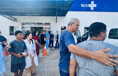 Alta hospitalar marca despedida emocionante de paciente após quase um ano internado no Hospital Dr. Ib Gatto Falcão