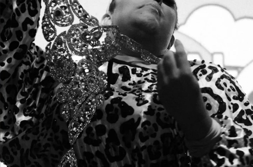 Drag alagoana Rebeca Big Mac celebra cultura e diversidade com show gratuito em Maceió