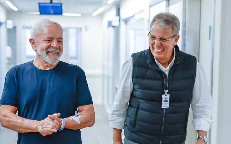 Equipe médica de Lula dá alta ao presidente, que deve deixar o hospital ainda hoje