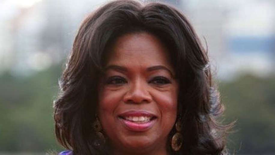 Oprah Winfrey recebe Oscar por trabalho humanitário
