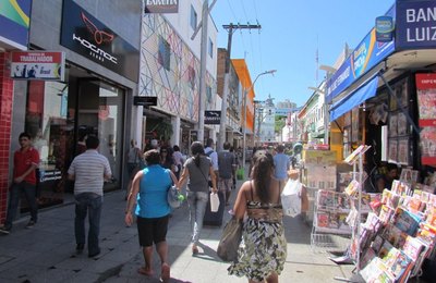 Shoppings e Centro abrirão em horário especial na terça, Dia da Proclamação da República