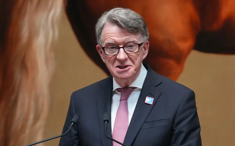 Polícia do Reino Unido abre investigação criminal sobre o político Peter Mandelson sobre supostos vazamentos para Epstein