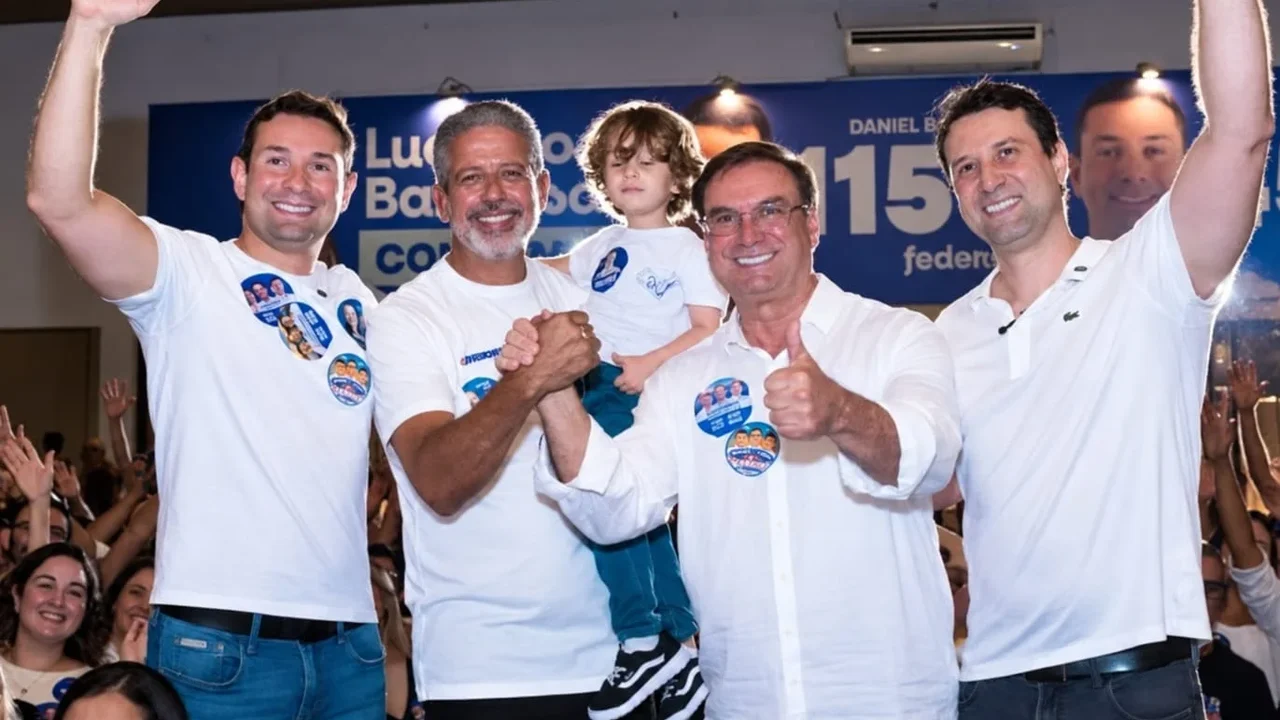 Arthur Lira é aplaudido pelo povo de Arapiraca em megareunião com Lucas, Daniel e Luciano Barbosa