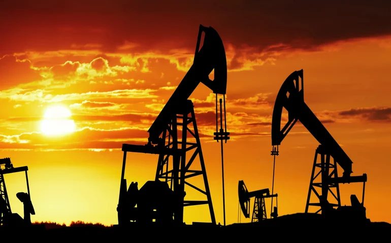 Petróleo fecha em alta com escalada das tensões entre EUA e Irã