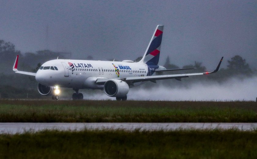 Aeroporto de Caxias do Sul reabre após assalto a carro forte