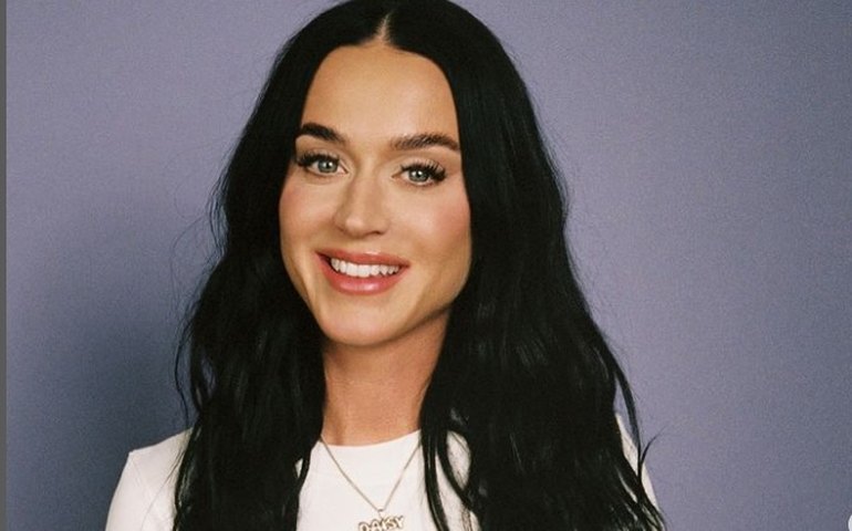 Sem citar nomes, Katy Perry se pronuncia sobre críticas por trabalhar com Dr. Luke