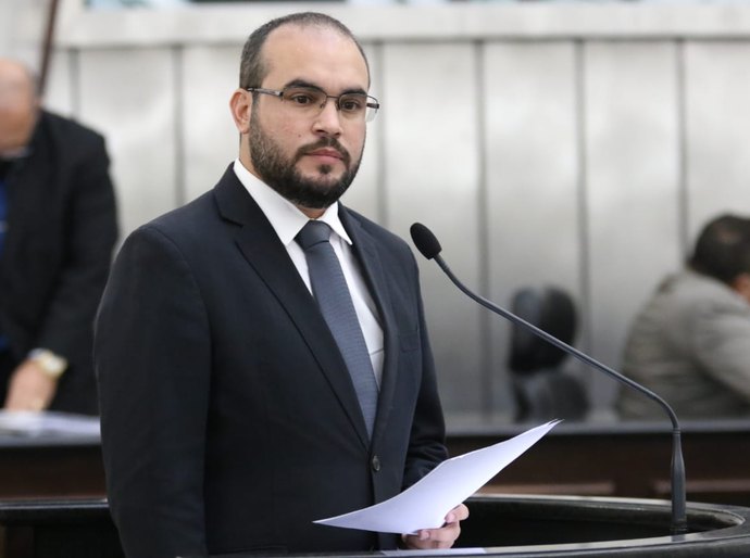 Davi Maia apresenta denúncia sobre pagamento de “supersalários” pela Sesau