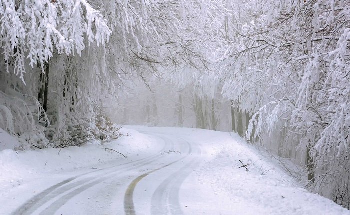 Estrada sob neve