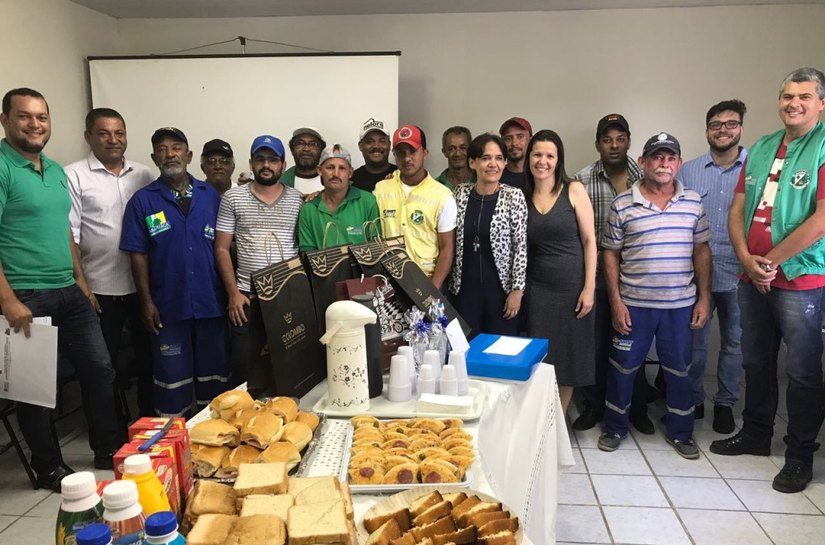 SMTT de Arapiraca comemora Dia dos Pais com servidores