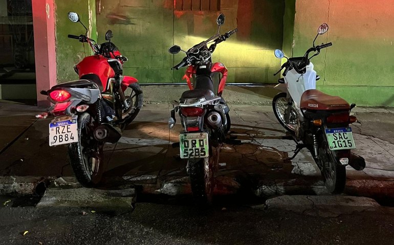 PM recupera quatro motocicletas com queixa de roubo e prende foragido da justiça durante ações pelo estado