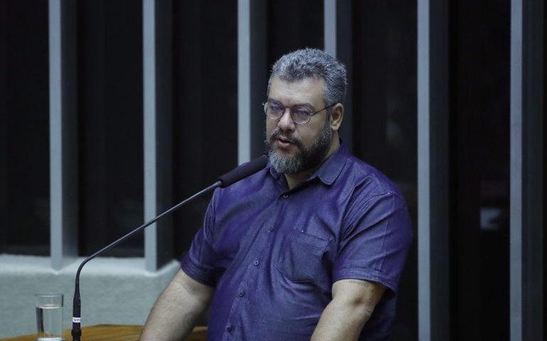 Sessão em homenagem aos 80 anos da CLT debate proteção aos trabalhadores por aplicativos