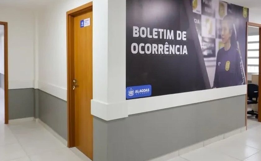 Homem é preso e adolescente apreendida após furtarem carnes e outros produtos em supermercado de Maceió