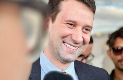 Deputado Daniel Barbosa publica artigo sobre solidariedade e justiça social