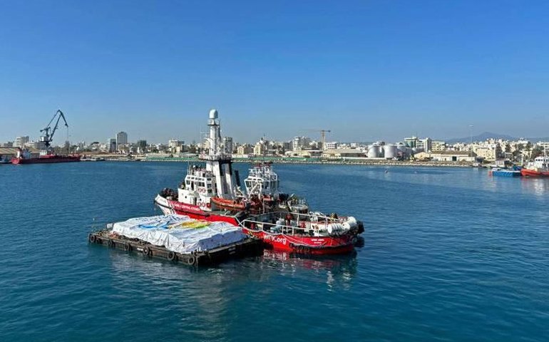 Navio com ajuda humanitária a caminho da Faixa de Gaza é interceptado por Israel