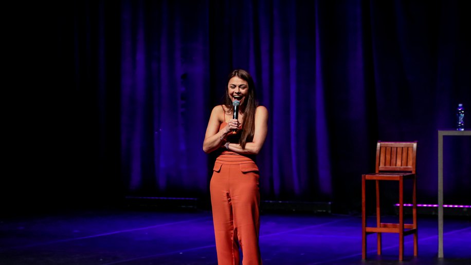 Bruna Louise apresenta show comemorativo de 15 anos em Maceió e Arapiraca
