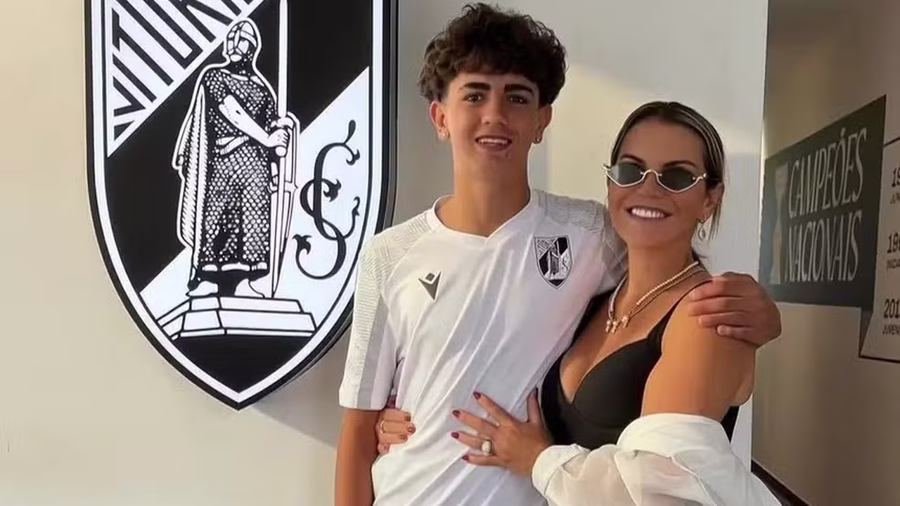Sobrinho de Cristiano Ronaldo assina contrato de formação com o Vitória de Guimarães