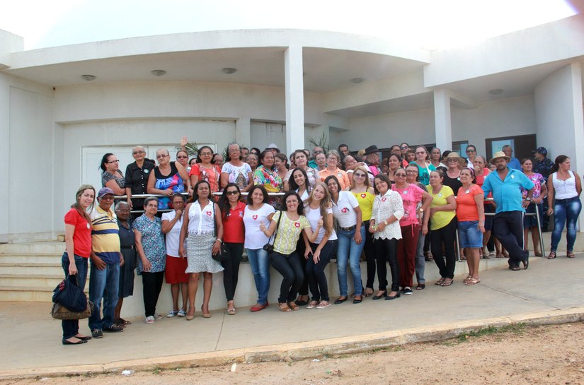 Grupo de idosos do 3º Centro de Saúde visitam Planetário em Arapiraca